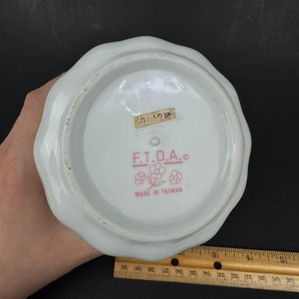 1Vtg 80s FTDA White Ceramic Floral Canister Jar w Lid Spoon Holder Tabletop READ